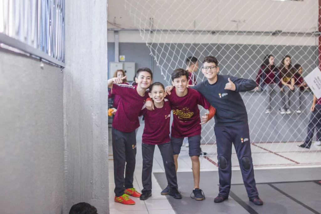 Alunos do Ensino Fundamental 2 Em Curitiba