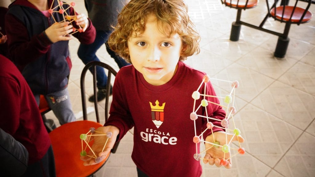 Doce Experiência com Formas Geométricas - Escola Grace