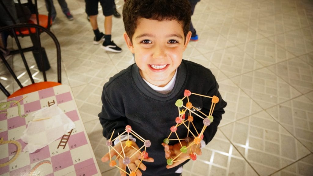 Doce Experiência com Formas Geométricas - Escola Grace