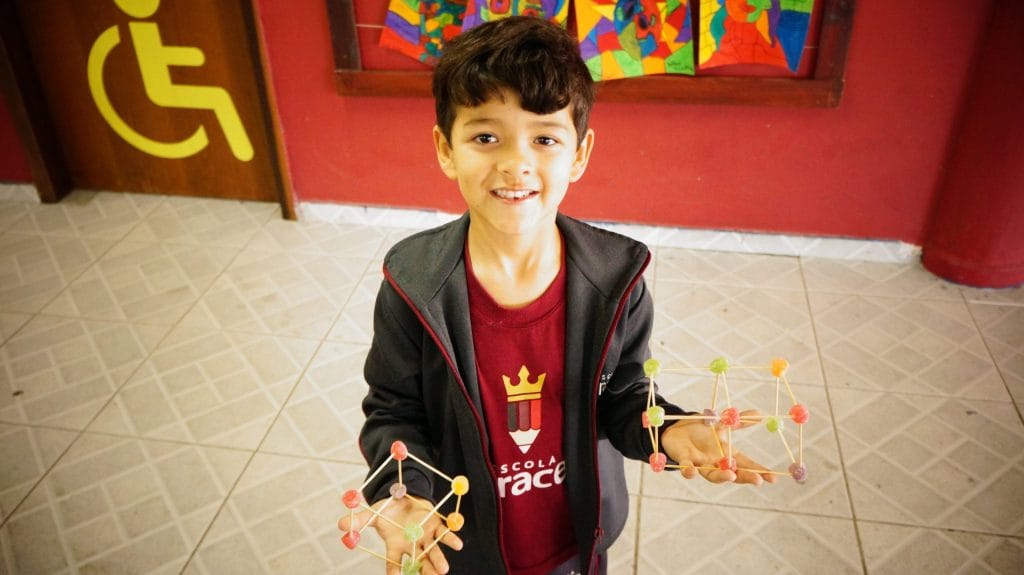 Doce Experiência com Formas Geométricas - Escola Grace