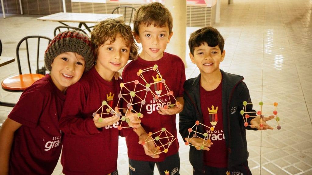 Doce Experiência com Formas Geométricas - Escola Grace