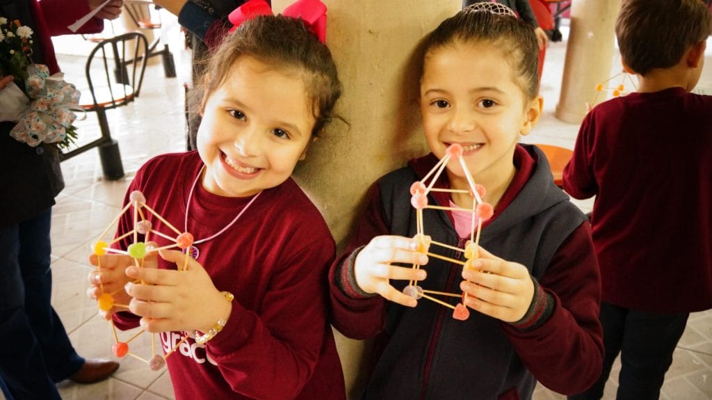 Doce Experiência com Formas Geométricas - Escola Grace