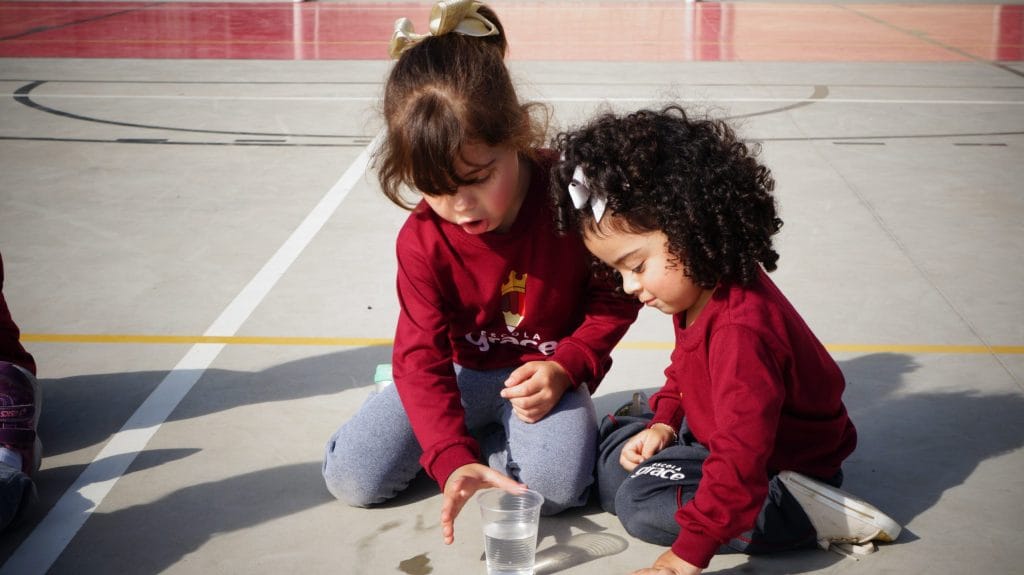 Desenhar com Água - Notícias de Turma Escola Grace