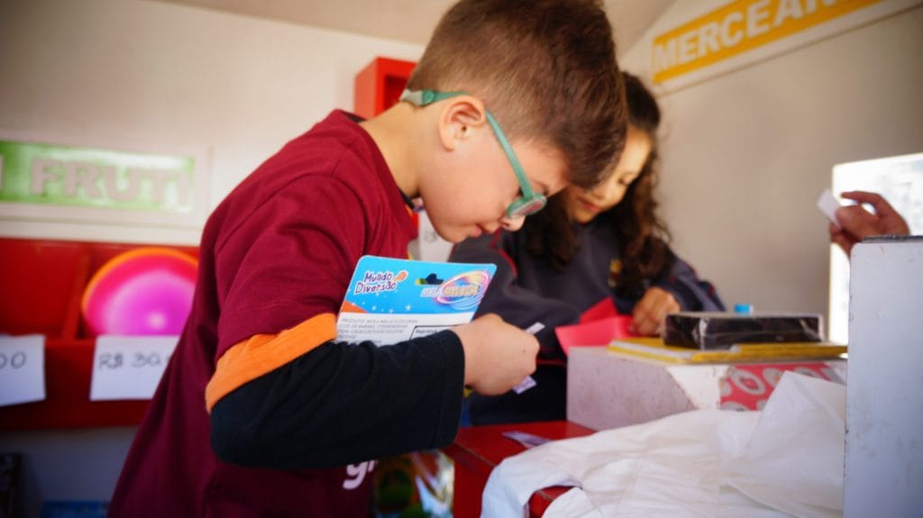 Dia de Compras na Gracetown - Notícias de Turma Escola Grace