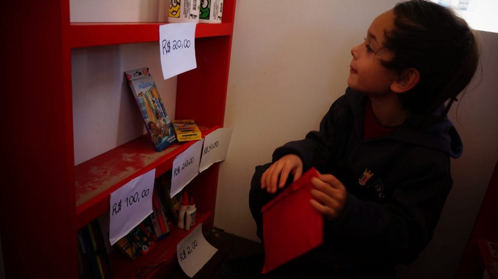 Dia de Compras na Gracetown - Notícias de Turma Escola Grace